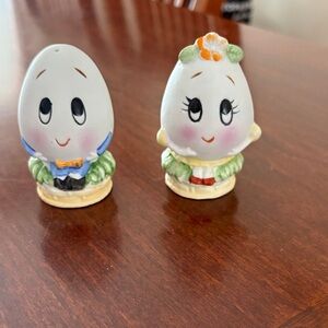 Vtg Mr and Mrs Egg Salt and Pepper Anthropomorphic Humpty Dumpty Japan 1950s
